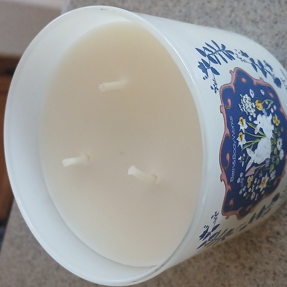 Bath & Body Works Easter Candy Basket Candle - Picture 2 of 6